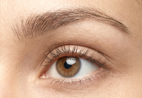Comparaison des cils avant et après l'utilisation de l'huile de ricin