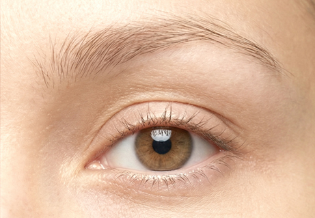 Comparaison des cils avant et après l'utilisation de l'huile de ricin