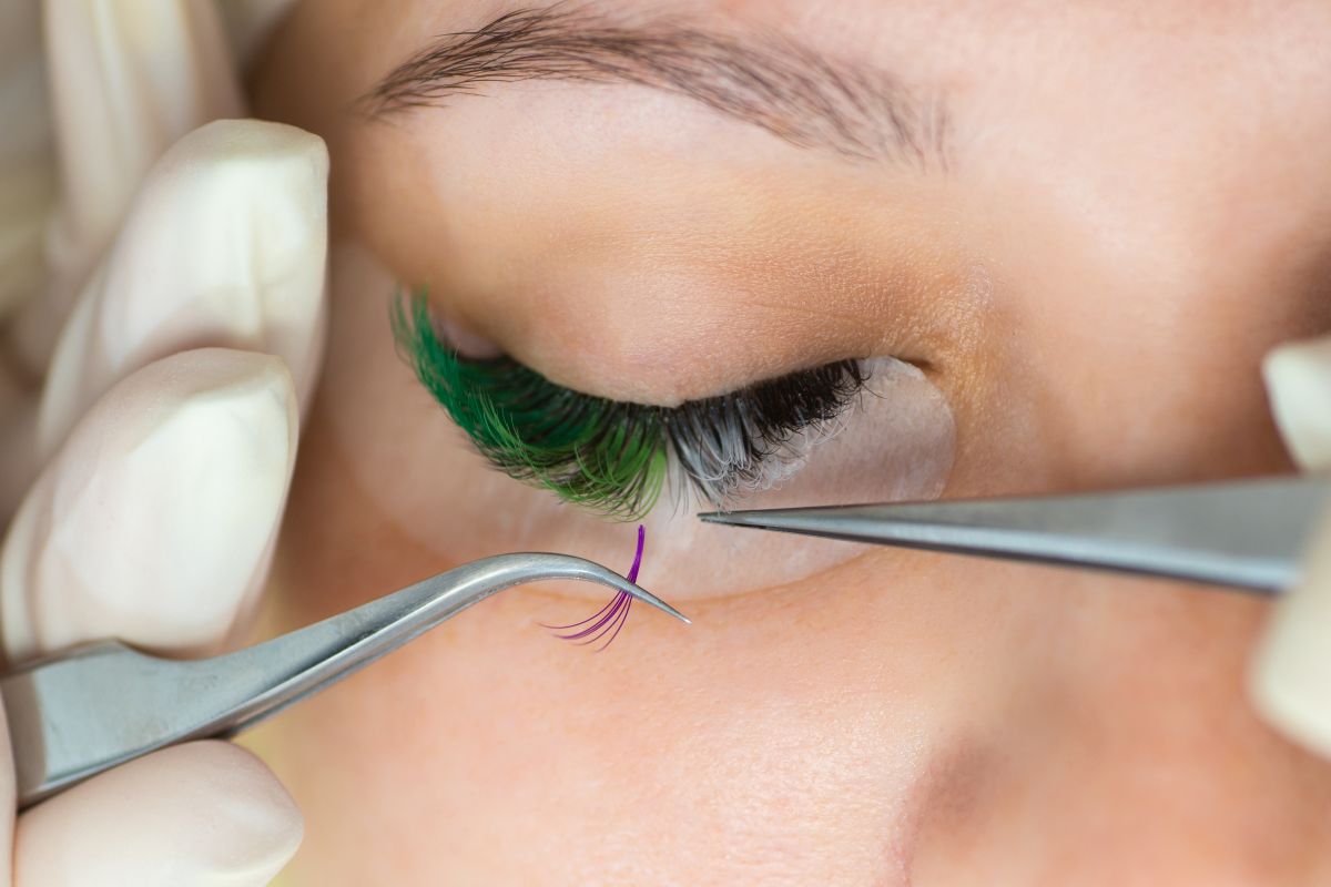 extensions de cils colorees
